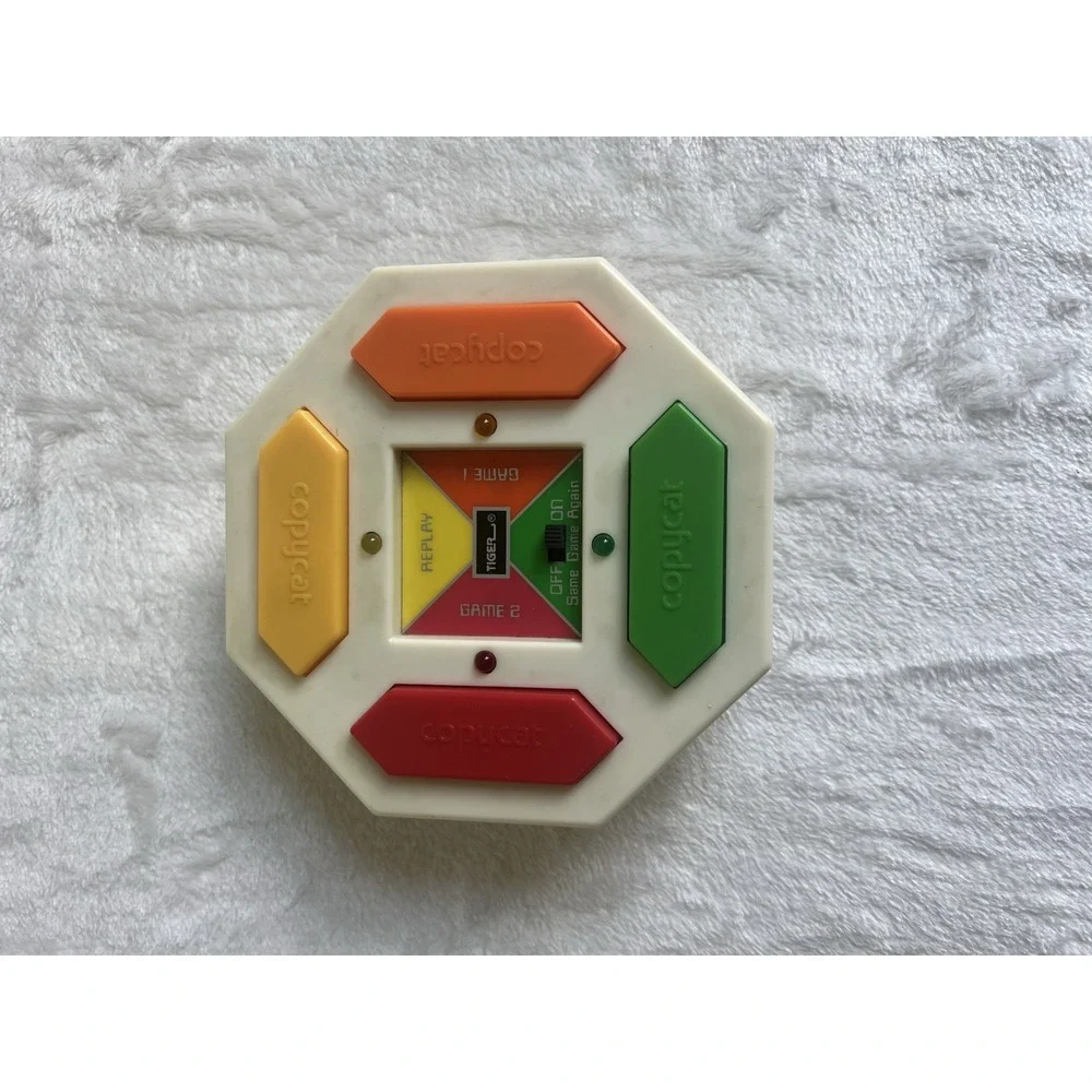 Vintage 1988 Copy Cat Tiger Electronic Toys Model 7-522 Copycat Handheld‎ Game